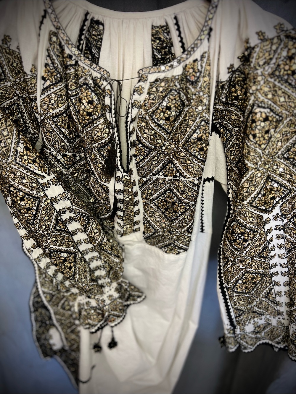 Ie lunga 🇷🇴Embroidered Boho Peasant Blouse in Cream and Gold